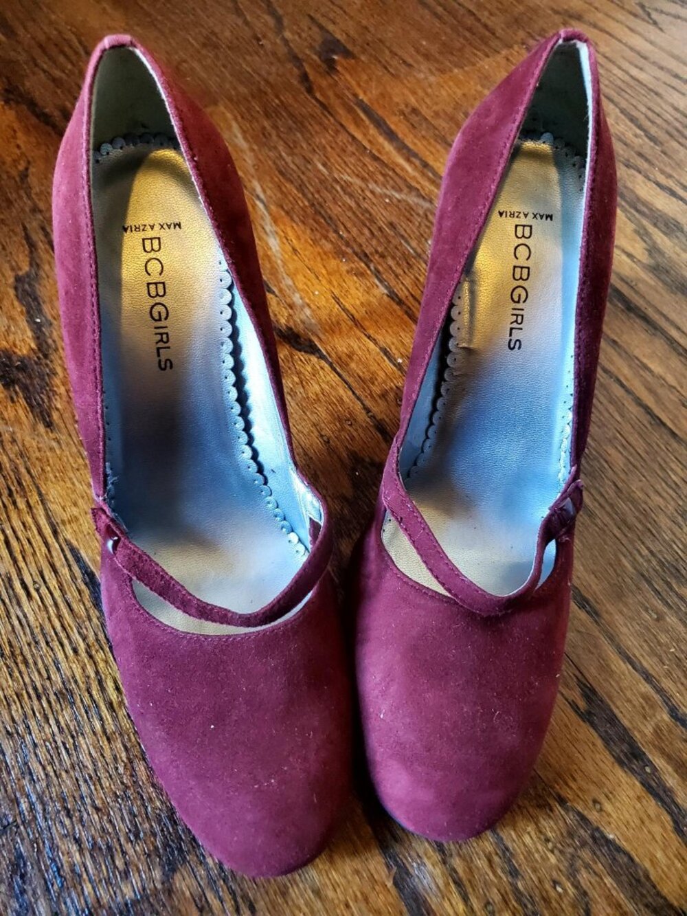 BCBG pumps
